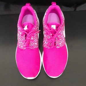 Excellent condition Nike Roshe Shoe